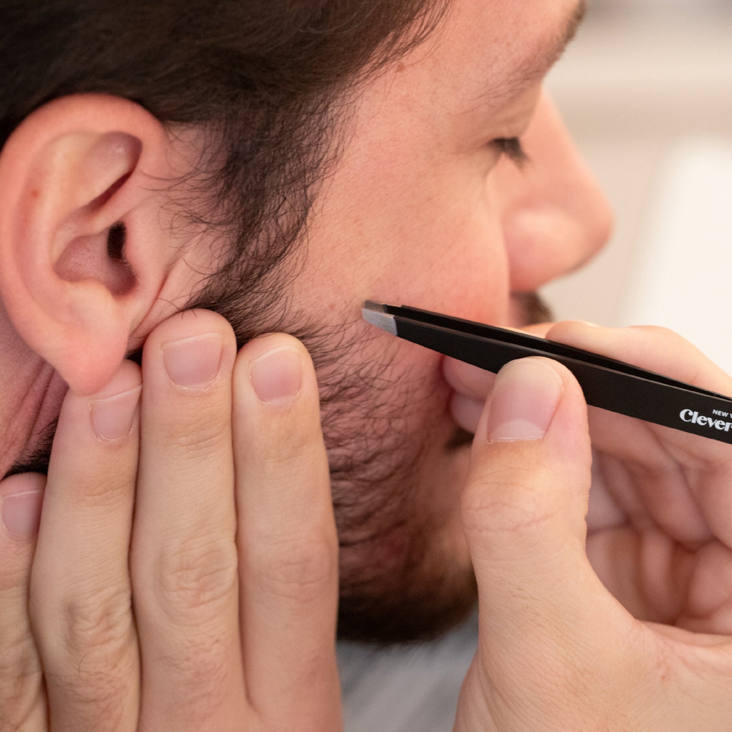 Precision Slant Tweezer – Expert Brow & Facial Hair Removal